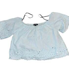 Forever 21 womens light blue 3/4 sleeve off shoulder embroidered blouse size S